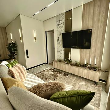 24 Серпня вул., 11