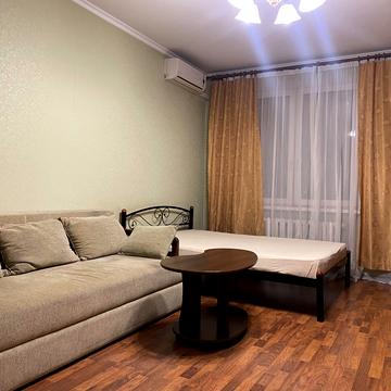 Феодосійський пров., 14