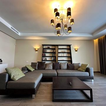 Раїси Окіпної вул., 18