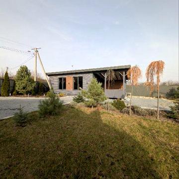 Продам будинок із земельною ділянкою в передмісті