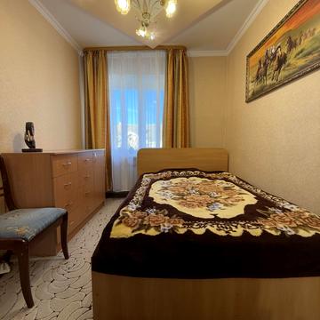 Данила Галицького вул., 3