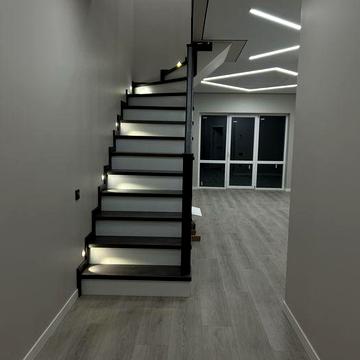 Продаж котеджа з міськими комунікаціями та газовим опаленням