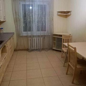 Шулявка, Караваевы дачи ,ул. Яблонской 6