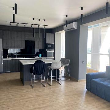 Набережна Перемоги вул., 68-А