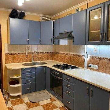 Здається 2 кім. квартира на довготривалий термін