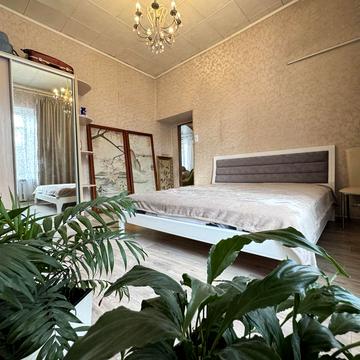 Богдана Хмельницького вул., 11