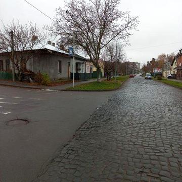 Перехрестя вул. Шевченка та вул.Гайдамацька част.буд. 66 кв.м