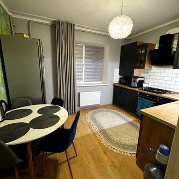 1-ком, закрытая тер-ия в Черноморке! Укомплектована! 5 мин к МОРЮ!