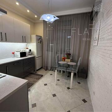 Гната Хоткевича вул. (Червоногвардійська), 8