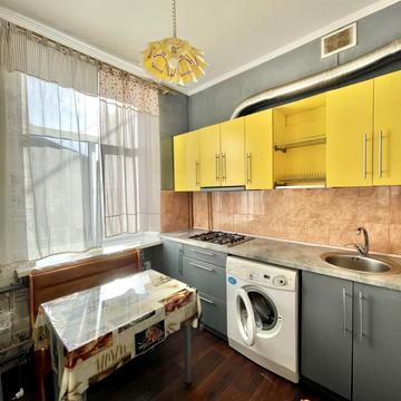 Революції Гідності вул. (Супруна), 32