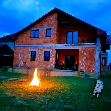 Будинок новобудова.