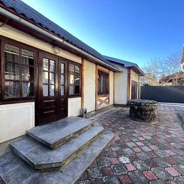 Будиночок в р-ні вул. Старицького