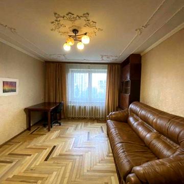 пр. Академіка Корольова24, 2к простора кв., м Житомирська Святошин15хв