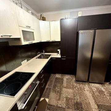 Володимира Івасюка просп. (Героїв Сталінграду), 14