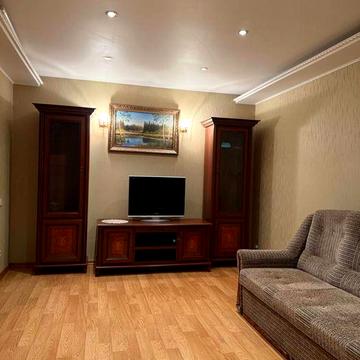 СДАЮ в аренду 2-х комт квартиру 0% комісіі  9эт  16000гр