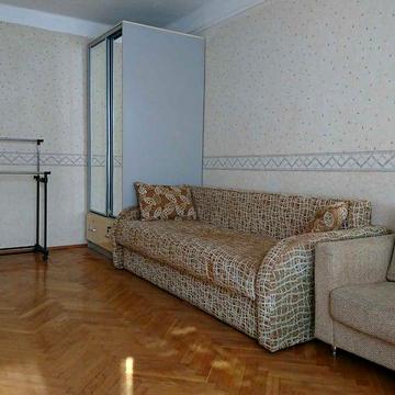 Однокімнатна. М. Лівобережна. Ентузіастів 23