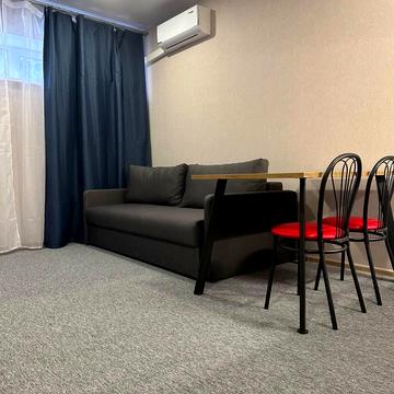 Вінстона Черчилля вул. (Червоноткацька), 93