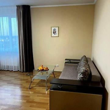 Довгострокова оренда 2к Квартира Хмельницького Богдана вулиця