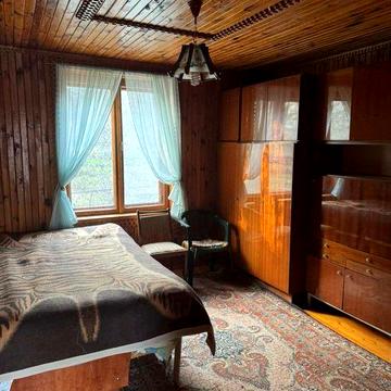 Дача зі Зручностями, Каміном та Грубою