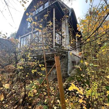 Дача зі Зручностями, Каміном та Грубою