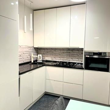 Авіаконструктора Антонова вул., 10