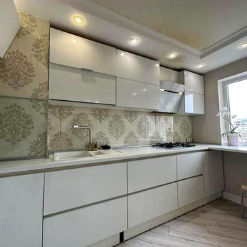 Сдаю евро трешка ул Армейская 12/2