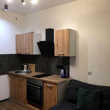 Микільсько-Слобідська вул., 10