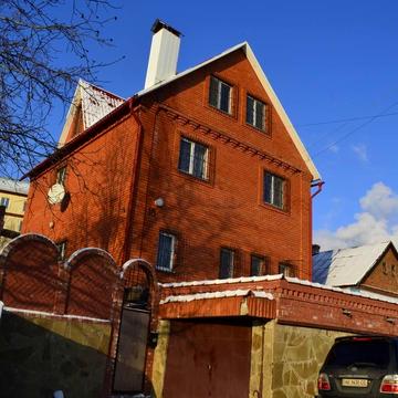 Всесвіту вул., 40