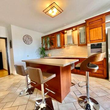 Оренда 3К . Єреванська 30. Паркінг. Поверх 7 .