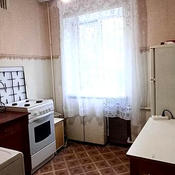 Варненська вул., 8