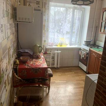 Здам в оренду трикімнатну квартиру.