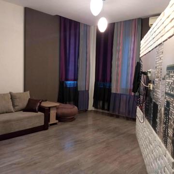 Середньофонтанська вул., 19