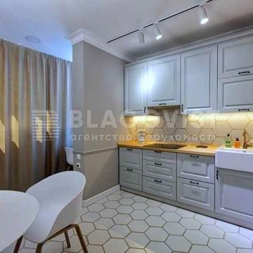 Позняки метро, Драгоманова 2А, красива квартира!