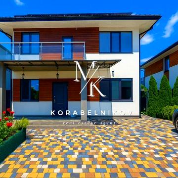 Будинок з басейном, сонячній станції та генератором. Жуляни КМ Щастя.