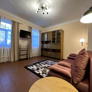 Оренда будинку біля «Книжка»