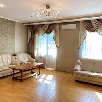 Івана Дяченка вул., 20Б