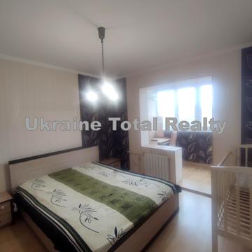 Василя Стуса вул., 23