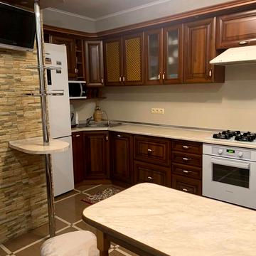 Василя Симоненка вул., 33б