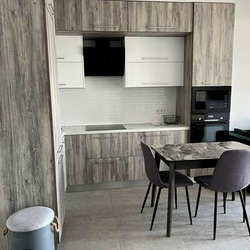 Європейського Союзу просп. (Правди), 45-Б