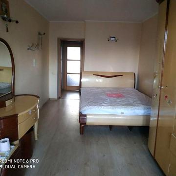 Сдам 2 комнатную квартиру возле парка Победы на улице Академическая!