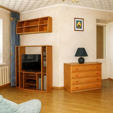 Загорівська вул. (Багговутівська), 8/10