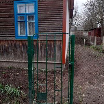 Будинок половина