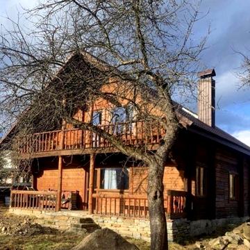 Здається двоповерховий котедж у Яремче від власника