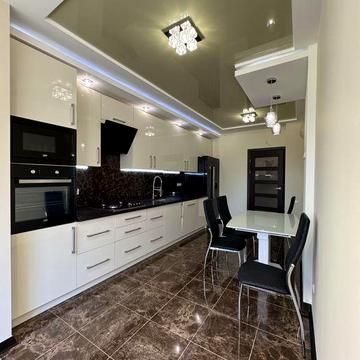 Трикімнатна квартира в будинку клубного типу, на 2 поверсі