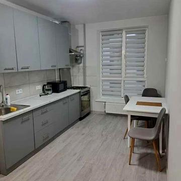 Грушевського пров., 14