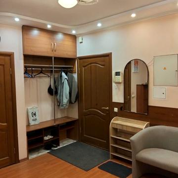 Анни Ахматової вул., 13-Д