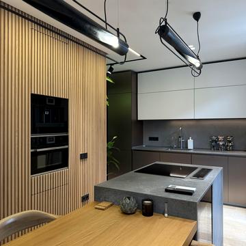 Джона Маккейна вул. (Івана Кудрі), 1-Б