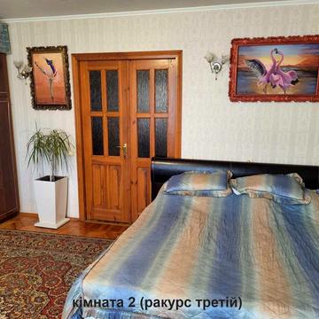 Вереснева вул., 26/28