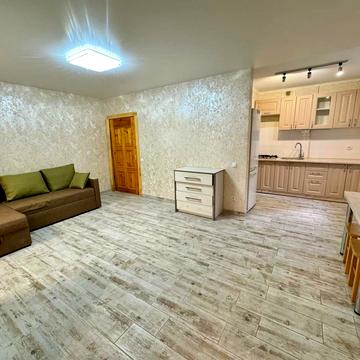 Вячеслава Чорновола вул. (Юрія Савченка), 83