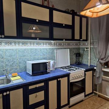 ОРЕНДА 2-ї кв, по вул Лондонська 16. Для Сімї. Є газ. Сталинка.